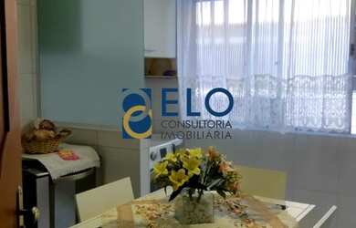 Imagem 6: Dois dormitórios reformado do primeiro andar a quatro quadras da praia com garagem demarc