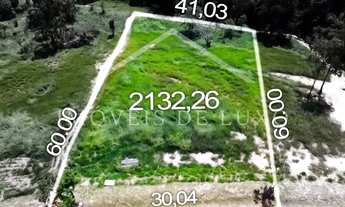 Imagem: Terreno com fundo para área verde no Condomínio