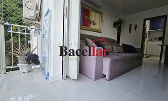 Imagem: Apartamento com 2 Quartos, Varanda e Vaga