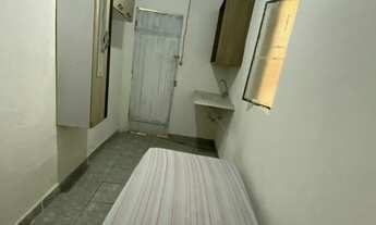 Imagem 2: Alugo quarto para moças no centro sem vícios?