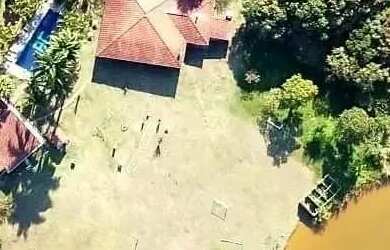 Imagem 2: Linda chácara, com casa sede, salão para festas, chalés e lago. Um lugar de beleza indescr