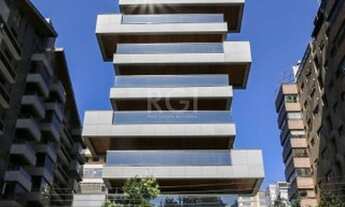 Imagem 2: Três dormitórios, três suítes e quatro vagas de garagem no bairro Moinhos de Vento em Port