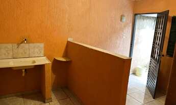 Imagem 2: Aluguel de casa de fundos na QNL 24