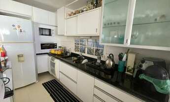 Imagem 6: Apartamento amplo, com vista mar e sacada com churrasqueira a carvão, prédio com área de l