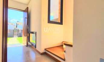 Imagem 3: Casa Excelente com 4 quartos sendo um ampla suíte , vista para o verde , bom jardim e boa