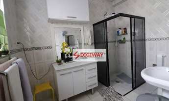 Imagem 7: Ao Lado do Metrô!!!