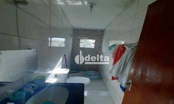 Imagem 5: Casa com 4 dormitórios à venda, 142 m² por R$ 350.000,00 - Jardim das Palmeiras - Uberlând