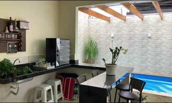 Imagem 6: Casa para aluguel possui 250 metros quadrados com 3 quartos