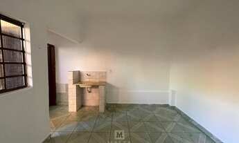 Imagem 4: Casa para aluguel no bairro Tirol de 1 quarto