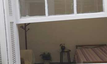 Imagem: Aluga quarto em casa de família