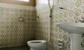 Imagem 5: Casa com 2/4 em rua principal