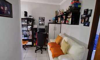 Imagem 3: Casa de condomínio para venda tem 184 metros quadrados com 5 quartos