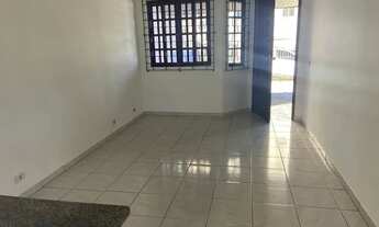 Imagem 2: Casa para venda possui 55 metros quadrados com 2 quartos em Centro - São José dos Pinhais