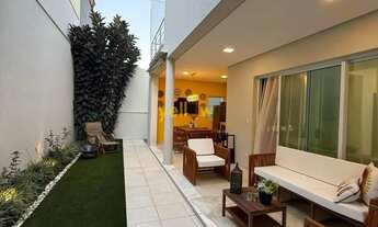 Imagem 2: Casa à Venda em Condomínio Fechado no Arujá V - 4 Suítes, 286m²