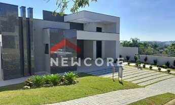 Imagem: Casa de condomínio em Rua Macaco Aranha