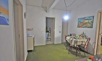 Imagem 5: Apartamento GRANDE. Orientação sul, 3° andar frente e 129 m2. Lavabo, living, corredor cir