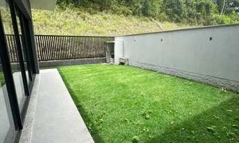 Imagem 7: Casa com 3 dormitórios sendo 3 suítes e 2 vagas de garagem em Joinville/SC