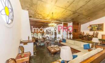 Imagem 2: Casa de 369m2 de área útil num terreno de 650m com 5 dorm, sendo 2 suites e 2 vagas no Cam