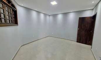 Imagem 4: Casa à Venda no Jardim Redentor com Piscina, 3 Dormitórios (1 Suíte) e Energia Fotovoltaic