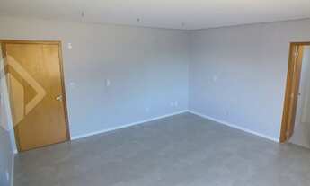 Imagem 7: SALA AMPLA COM LAVABO E VISTA PREDIO COM ELEVADOR