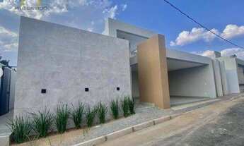 Imagem 3: Casa Nova e Moderna com Pé direito duplo, Piscina e Churrasqueira no Guarapark.