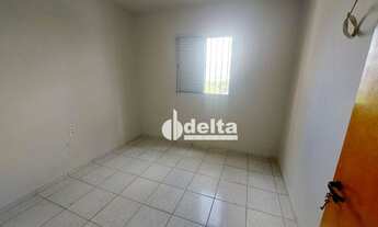 Imagem 6: Apartamento com 3 dormitórios para alugar, 98 m² por R$ 1.300,00/mês - Brasil - Uberlândia