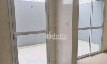 Imagem 2: Apartamento com 2 dormitórios à venda, 62 m² por R$ 285.000,00 - Santa Mônica - Uberlândia