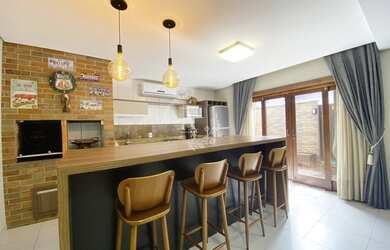 Imagem 6: Casa Triplex com 04 suítes para 11 pessoas praia de Bombas Bombinhas