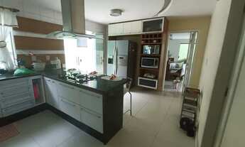 Imagem 6: Casa em condomínio de luxo c/ 4qts, send 3suítes, 5brs, 4vgs, piscn, churrqr, quintal, amr