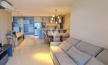 Imagem 2: Andar alto, linda vista mar a 150 metros do mar na Brava, alto padrão mobiliado