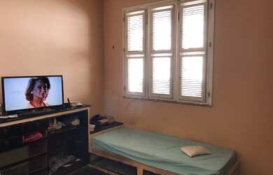 Imagem 6: Casa residencial/comercial, Está localizado à Rua Eduardo Bezerra, nº 919, São João do Tau