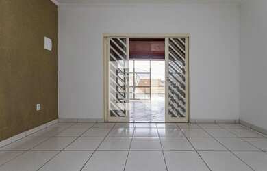 Imagem 4: Casa para Aluguel - Cezar de Souza, 2 Quartos, 147 m2