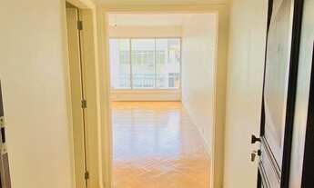 Imagem 2: ALUGO APARTAMENTO 4 QUARTOS; 1 SUÍTE. 02 VAGAS DE GARAGEM. RUA SOUZA LIMA EM COPACABANA