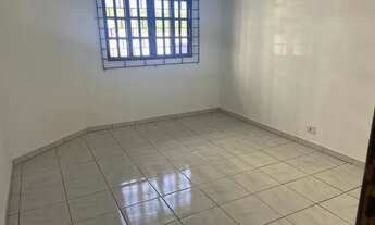 Imagem 3: Casa para venda possui 55 metros quadrados com 2 quartos em Centro - São José dos Pinhais