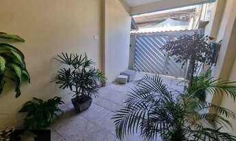 Imagem 3: Casa em Excelente Localização - 4 Quartos, Terraço e Piscina
