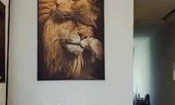 Imagem 3: Casa 3/4 sendo duas suítes closet, piscina no primeiro andar