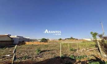 Imagem: Terreno com 300m² à venda no bairro Taiaman