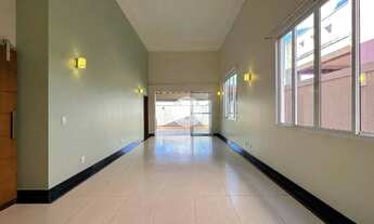 Imagem 2: Casa térrea em condomínio com 03 Suítes para Alugar, 198m² - Condomínio Colina do Sabiá