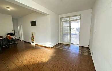 Imagem 7: Casa com 4 quartos em localização privilegiada no Setor Sul