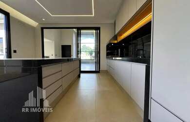 Imagem 7: RR0197D Casa 280m² CONDOMÍNIO PHILLIPSON PARK - OPORTUNIDADE - 3 Suítes 4 Vagas - American