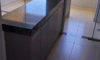 Imagem 2: Apartamento semimobiliado com dois quartos sendo um suíte