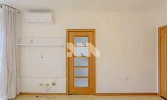 Imagem 2: Apartamento com sacada e churrasqueira próximo à Praça da Espanha