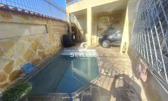 Imagem 3: Casa Duplex Independente com Piscina e Churrasqueira em Rua Tranquila! M16P