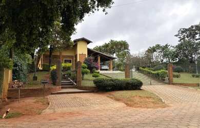 Imagem: Casa térrea com terreno de 3.000 m² e