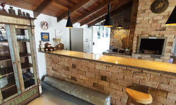 Imagem 2: Linda casa mobiliada decorada climatizada área de festas piscina churrasqueira