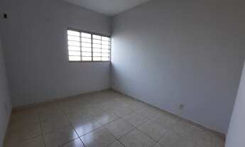 Imagem 2: Casa 2 quartos, 1 banheiro, câmera de segurança, garagem coberta