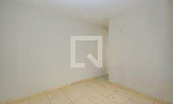 Imagem: Casa para Aluguel - Carlos Prates, 2 Quartos