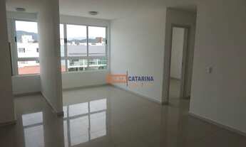 Imagem 2: Amplo apartamento 02 dormitórios com churrasqueira no bairro Santa Regina, em Camboriú/SC