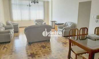 Imagem 2: Apartamento com 3 dormitórios à venda, 198 m² por R$ 370.000,00 - Centro - Uberlândia/MG
