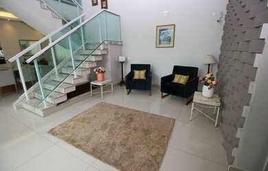 Imagem 3: Sobrado para venda tem 397 metros quadrados com 4 quartos em Jardim Karaíba - Uberlândia